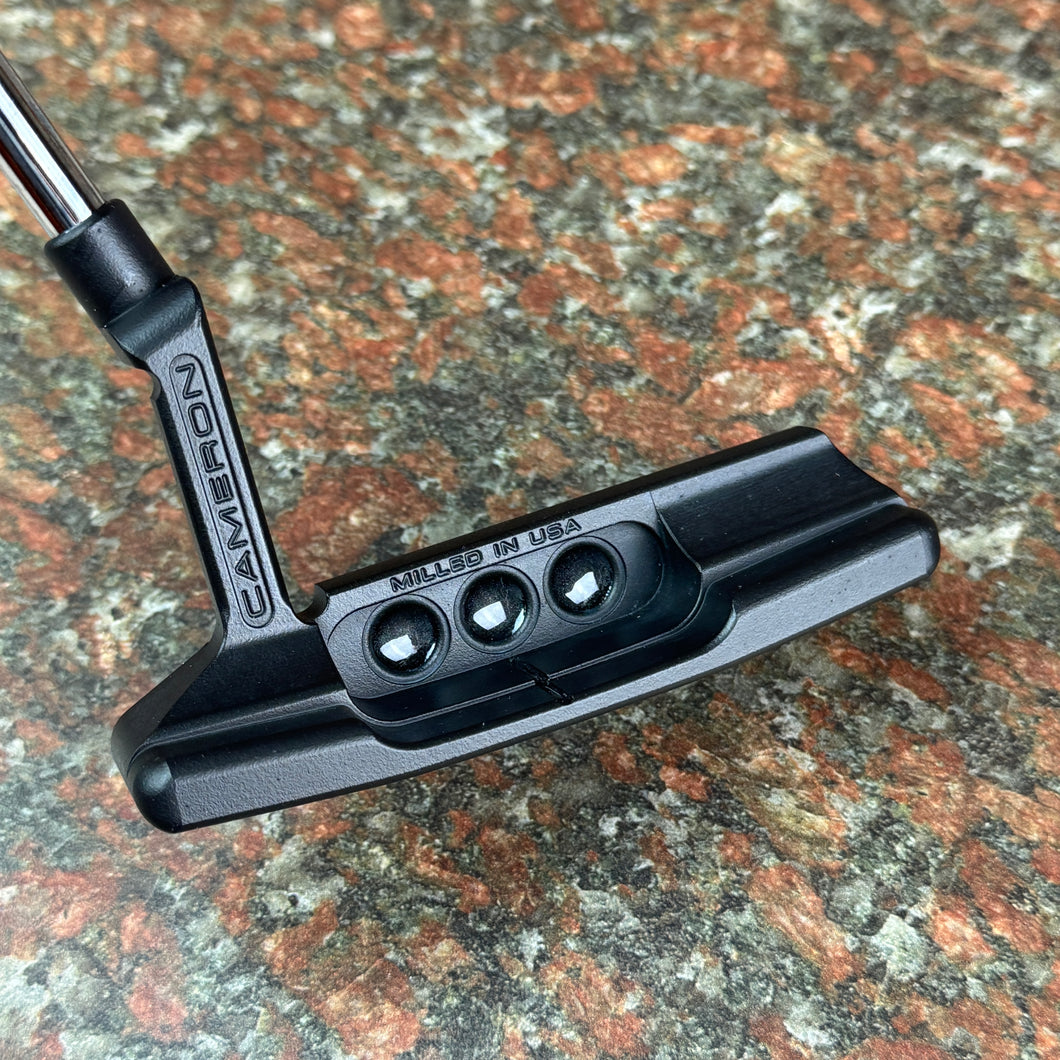 Super Select Newport 2, Black Cerakote Finish, Black Venom Paint, 34