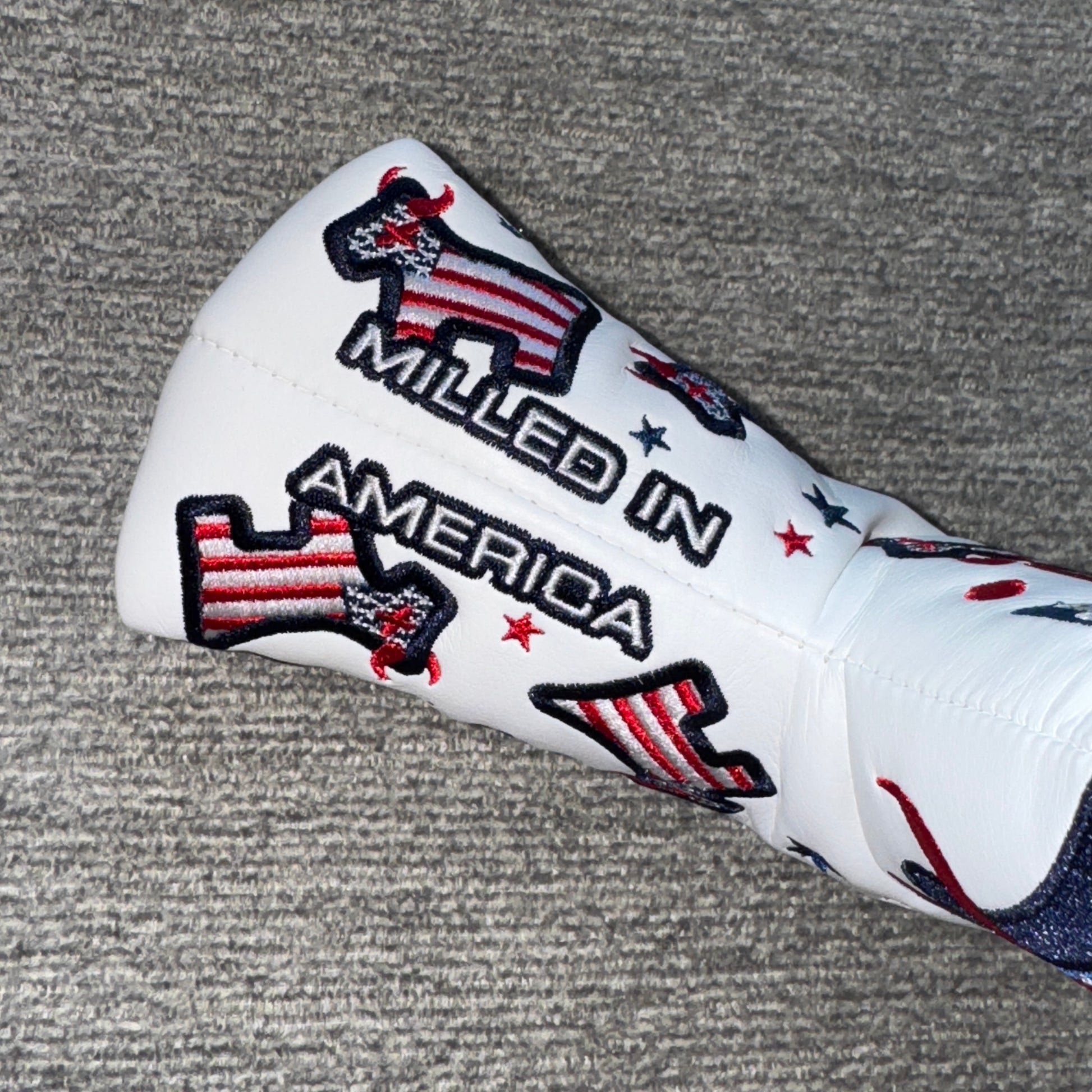 Custom Shop Dancing Junk Yard Dog USA Blade Putter Headcover