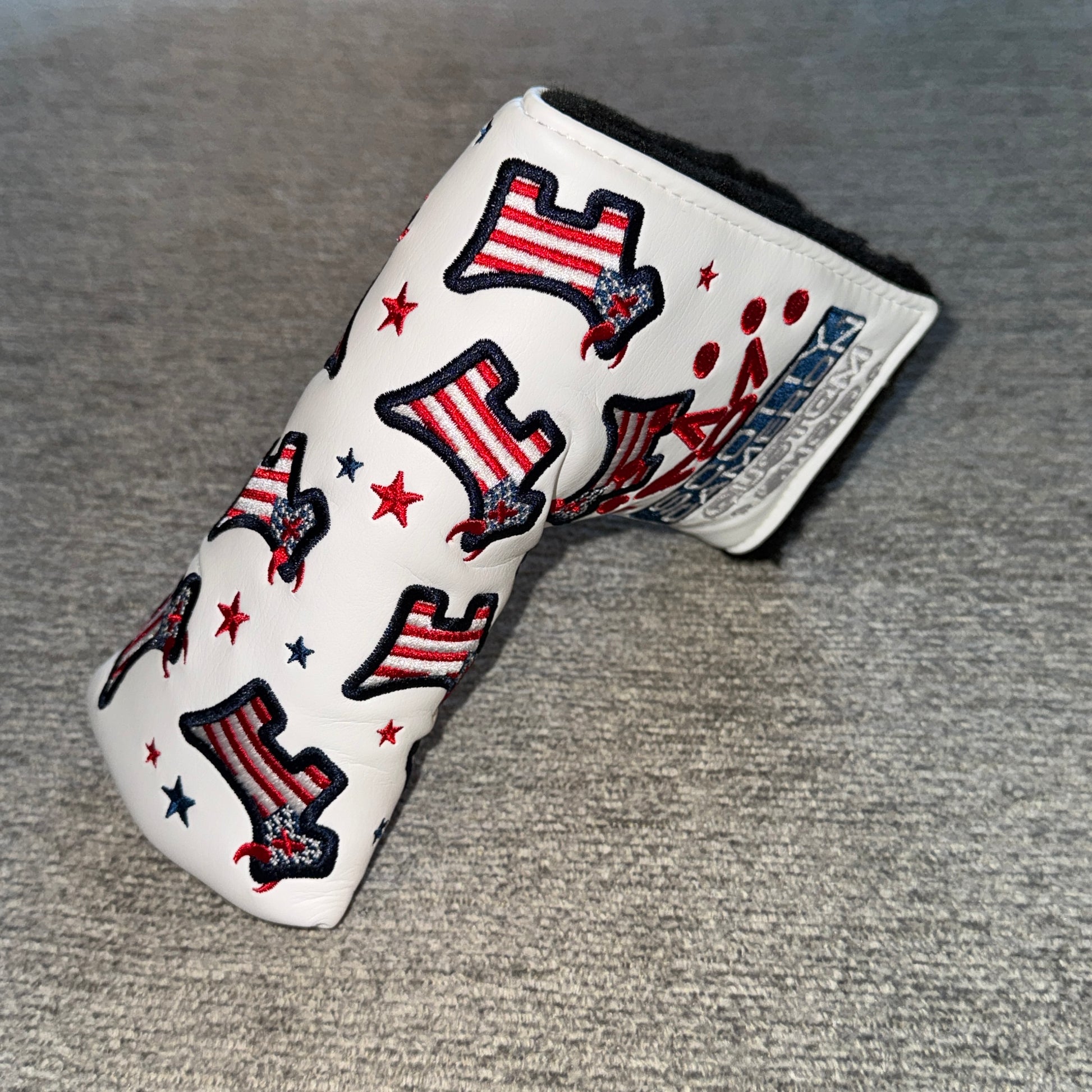 Custom Shop Dancing Junk Yard Dog USA Blade Putter Headcover