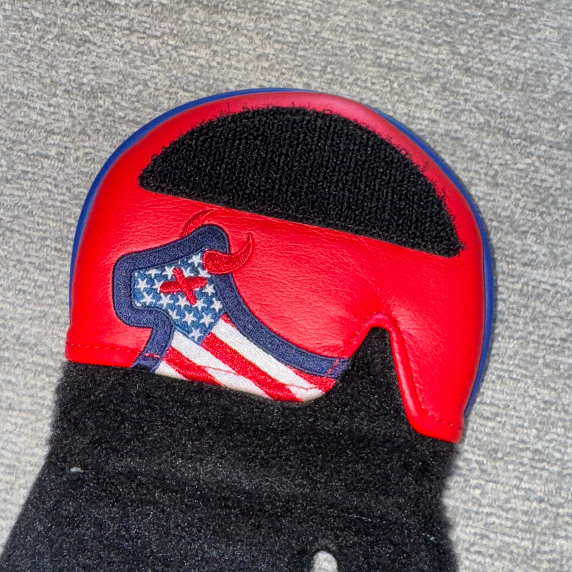 Custom Shop Dancing Junk Yard Dog USA Mid-Round Putter Headcover
