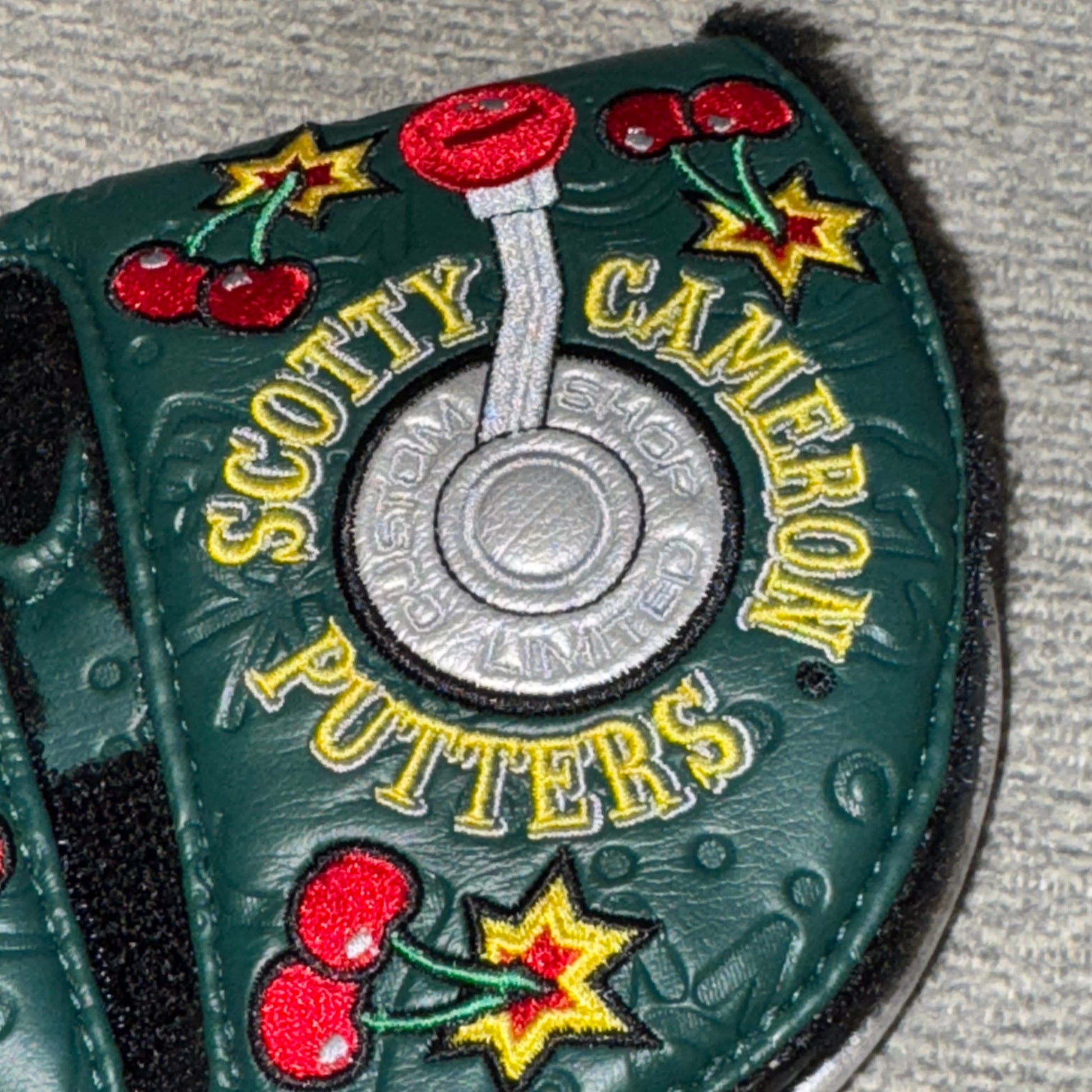 Custom Shop Jackpot Johnny Mid-Round Right Hand Putter Headcover