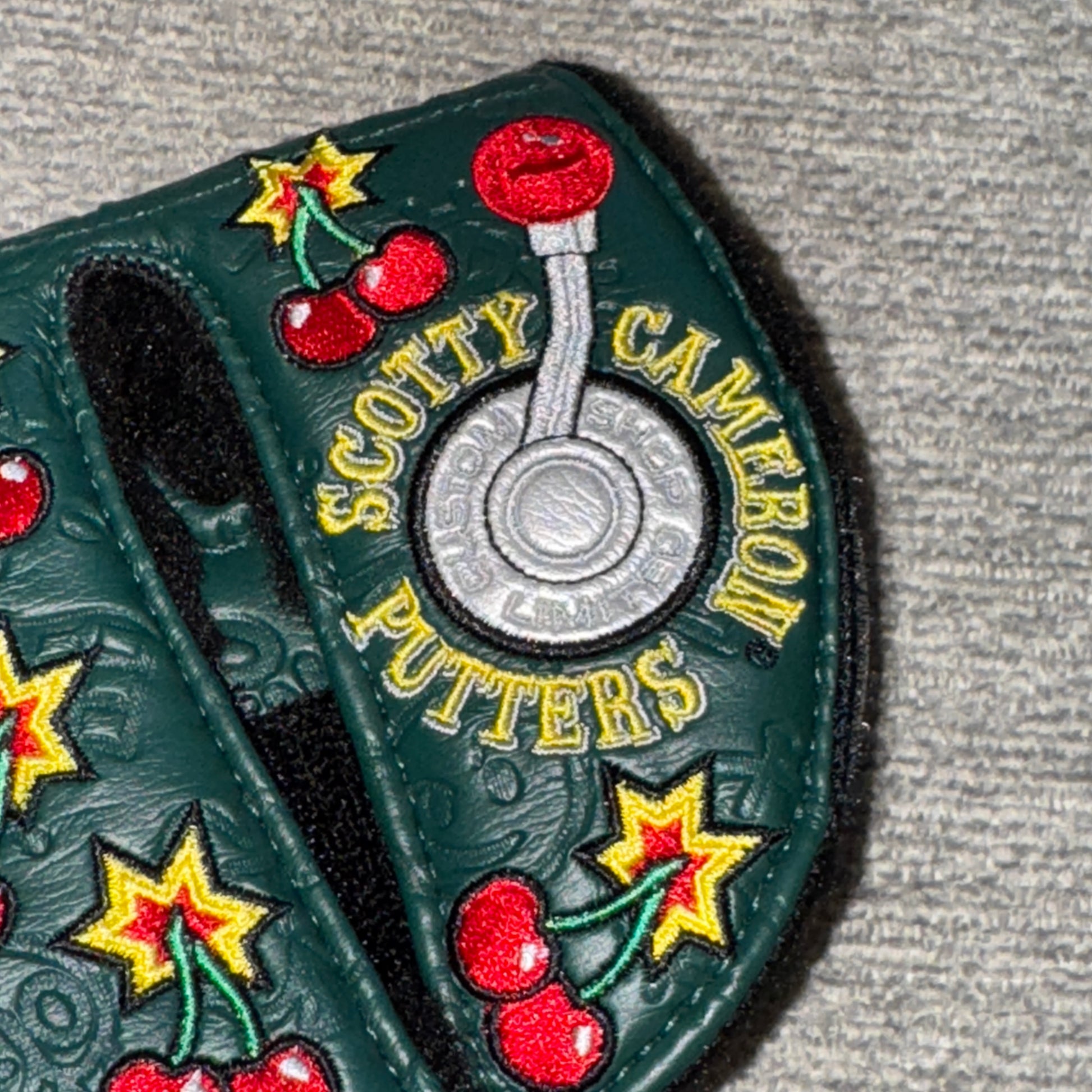 Custom Shop Jackpot Johnny Mid-Round Straight Shaft Putter Headcover