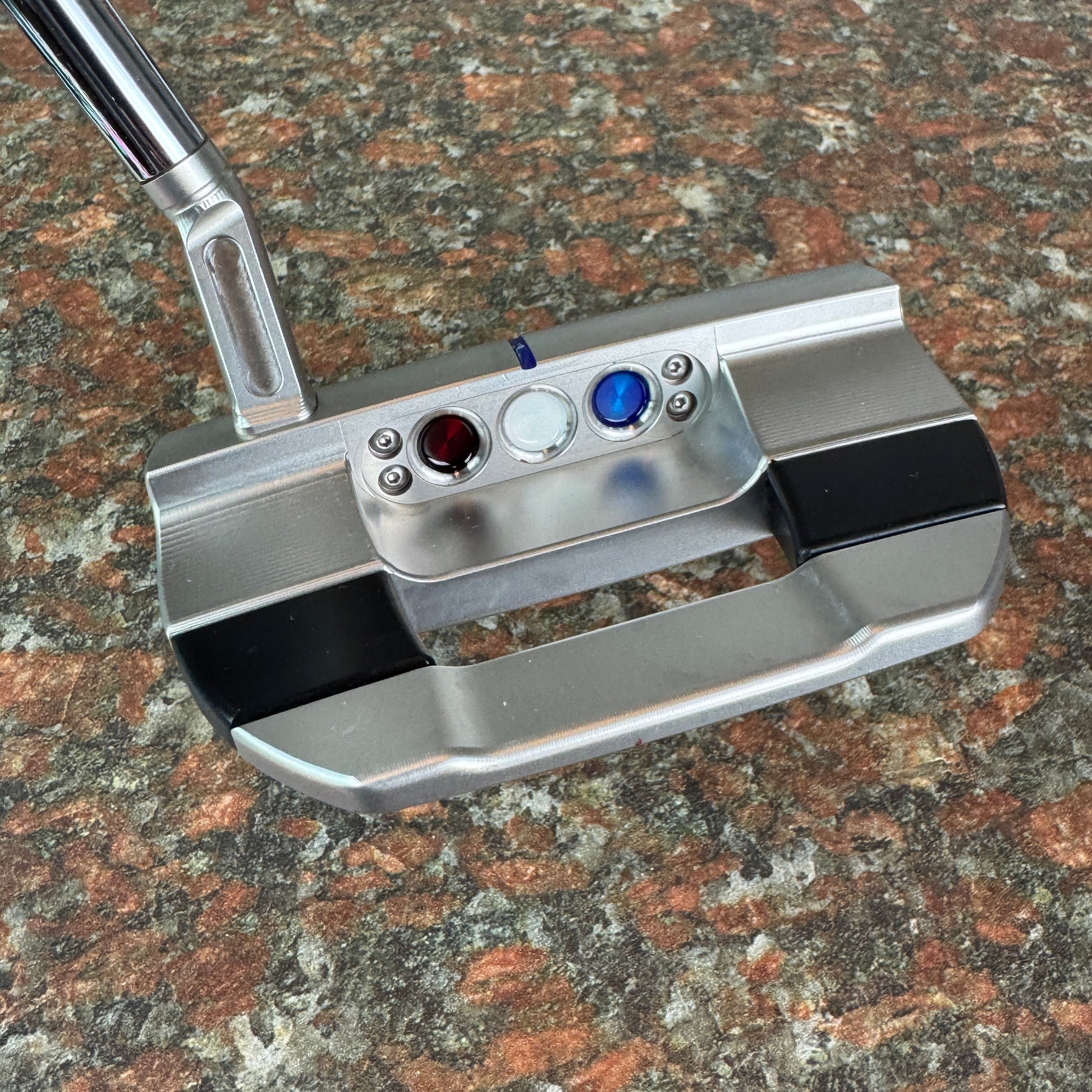 Scotty Cameron 2025 Studio Style Fastback 1.5 Custom USA Paint 34"/360g