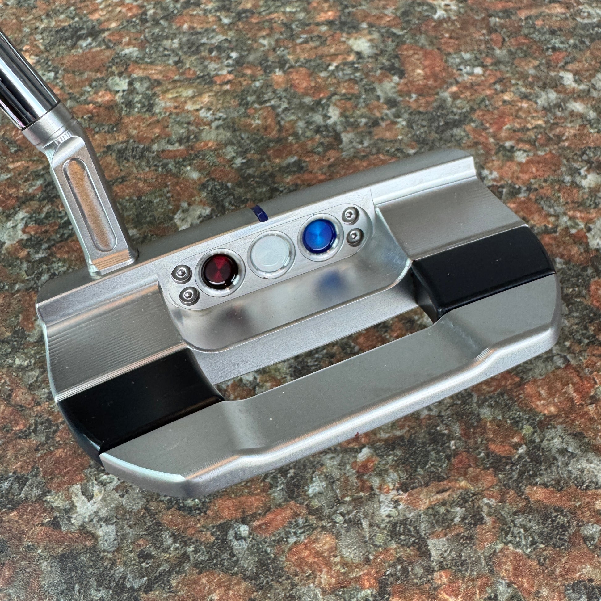 Scotty Cameron 2025 Studio Style Fastback 1.5 Custom USA Paint 34"/360g