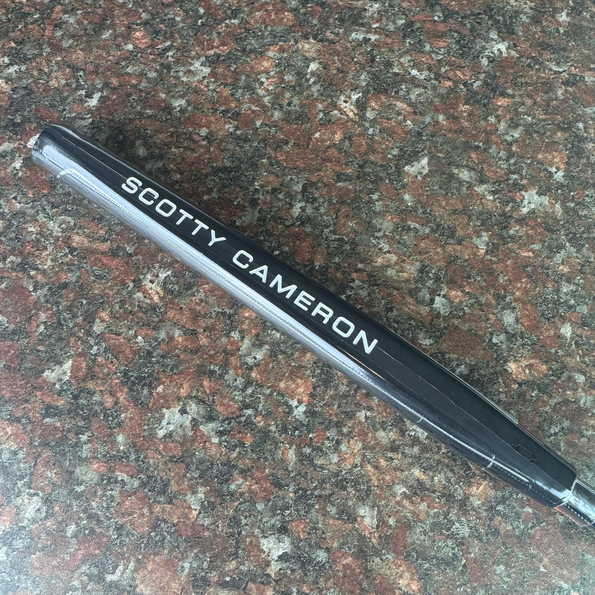 Scotty Cameron 2025 Studio Style Fastback 1.5 Custom USA Paint 34"/360g