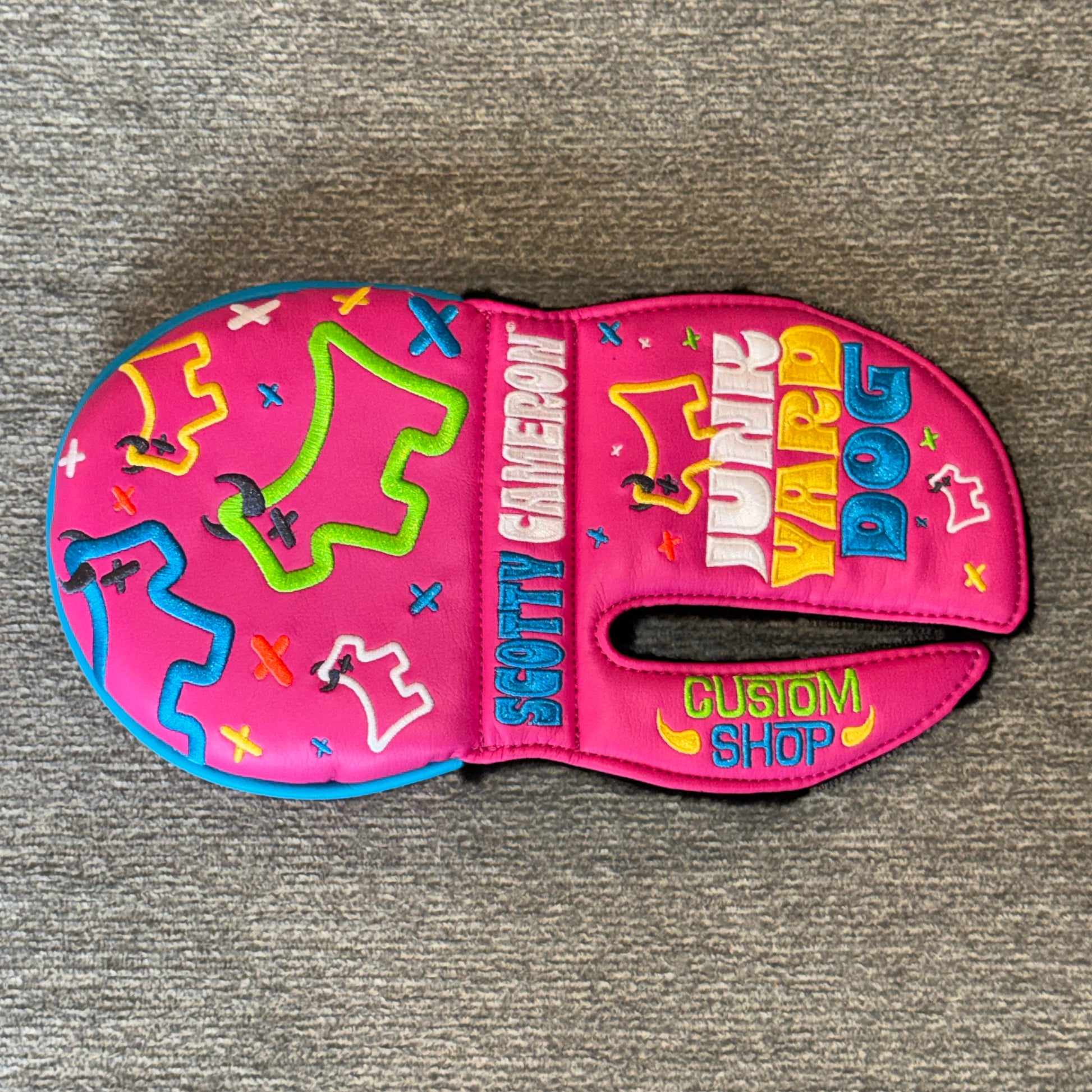 Custom Shop Dancing Junk Yard Dog Pink Mid-Mallet Putter Headcover