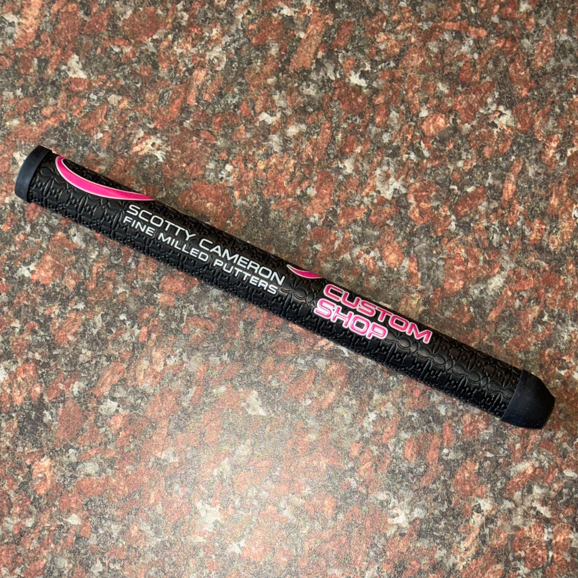 Custom Shop Black & Pink Medium Paddle Putter Grip